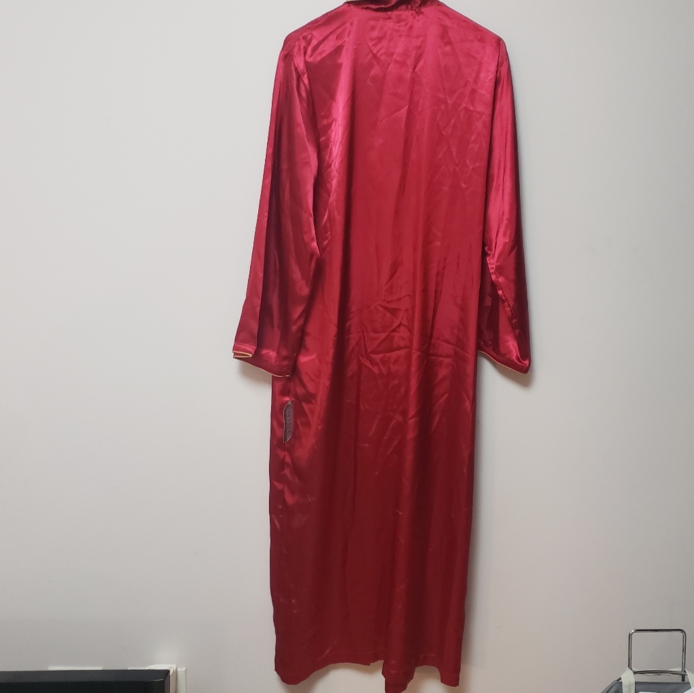 Nine & Co.Red Satin Robe M - Picture 2 of 7
